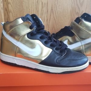 Nike Dunk Black and Gold Men size 11